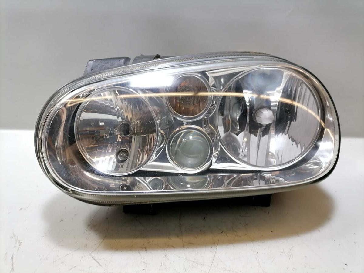 VW Golf 4 original Scheinwerfer vorn links Halogen mit inegrierten Nebelscheinwerfer Bj.1998 VW Golf 4 original Scheinwerfer vorn links Halogen mit inegrierten Nebelscheinwerfer Bj.1998